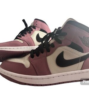 Jordan Women’s Air Jordan 1 se Mulberry